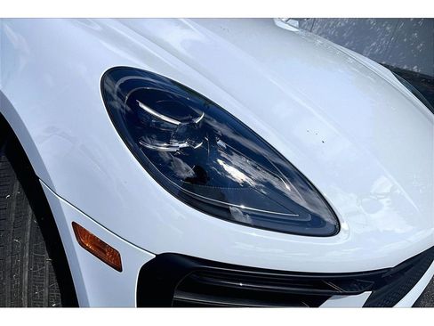 Used 2026 Porsche Macan AWD/4WD image 35
