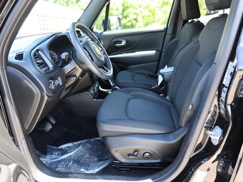 Used 2022 Jeep Renegade Altitude w/ Convenience Group AWD/4WD image 15