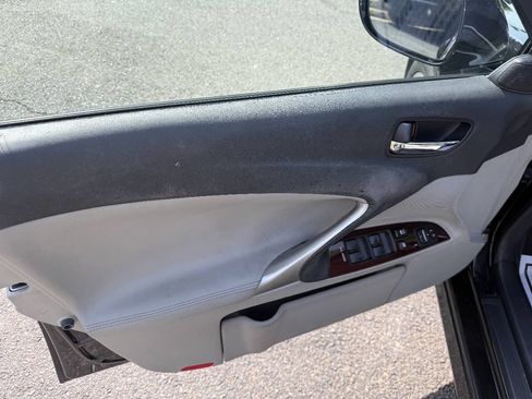 Used 2006 Lexus IS 250 RWD image 9