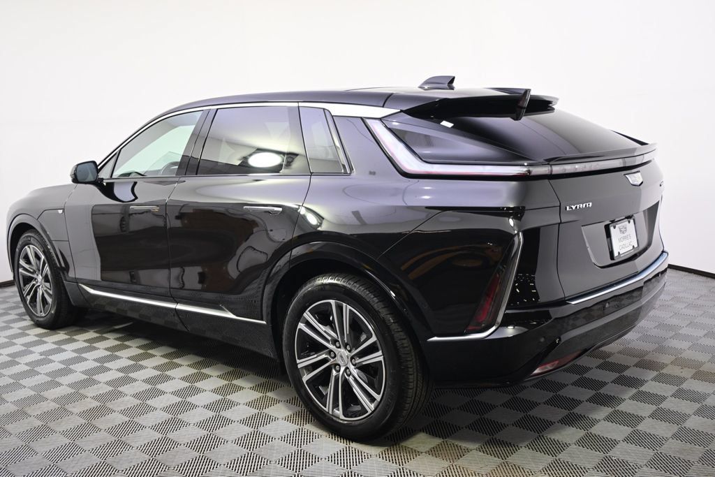 New 2026 Cadillac Lyriq Luxury w/ LPO, Floor Liner Package AWD/4WD image 3