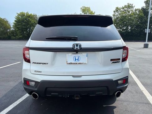 Used 2024 Honda Passport TrailSport image 4