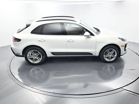 Certified 2022 Porsche Macan AWD/4WD image 40
