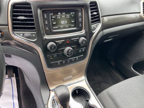 Used 2017 Jeep Grand Cherokee Laredo w/ Quick Order Package 23E image 25