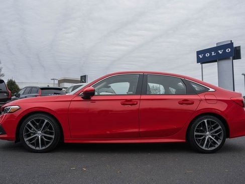 Used 2022 Honda Civic Touring image 4