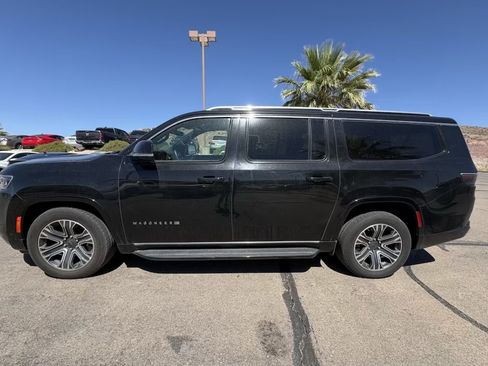 Used 2024 Jeep Wagoneer L Series II w/ Flexible Seating Group AWD/4WD image 4