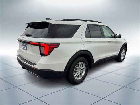 New 2026 Ford Explorer Active w/ Active Comfort Package image 4