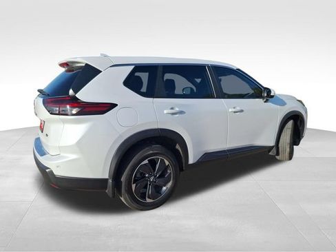 Certified 2024 Nissan Rogue SV FWD image 8