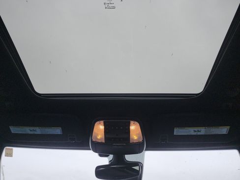 Used 2017 Jeep Grand Cherokee SRT image 5