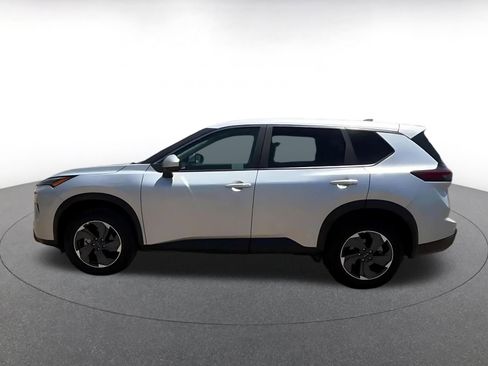 Used 2025 Nissan Rogue SV FWD image 9