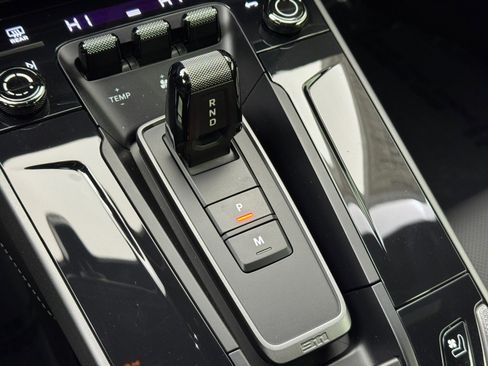 Used 2025 Porsche 911 Carrera image 36