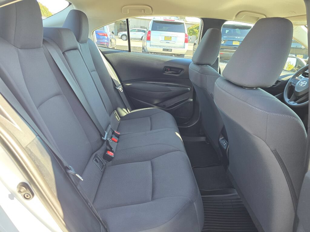 Used 2025 Toyota Corolla LE FWD image 13
