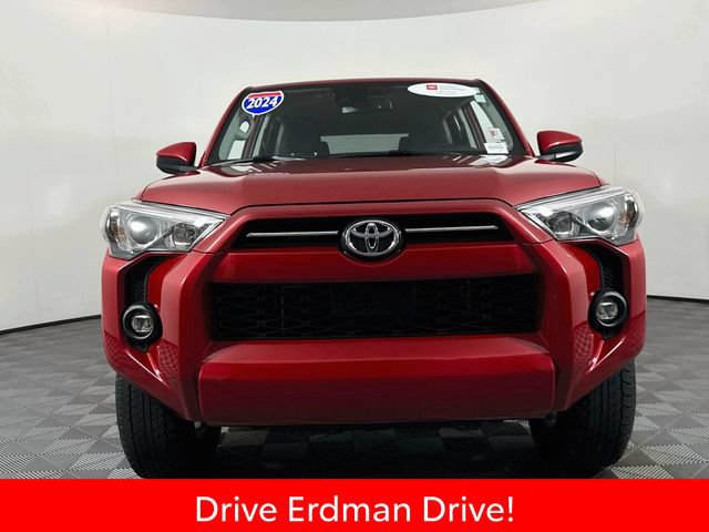 Certified 2024 Toyota 4Runner SR5 AWD/4WD image 2