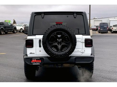 Used 2018 Jeep Wrangler Unlimited Sport S image 4