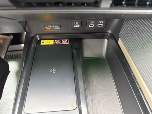 Certified 2025 Toyota Camry SE w/ Convenience Package image 13