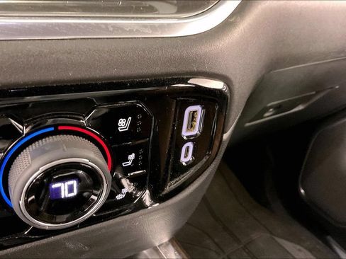 Certified 2024 Chevrolet Silverado 1500 High Country w/ Technology Package AWD/4WD image 13