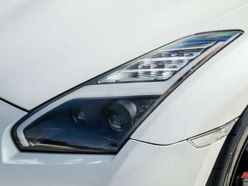 Used 2014 Nissan GT-R Premium image 57