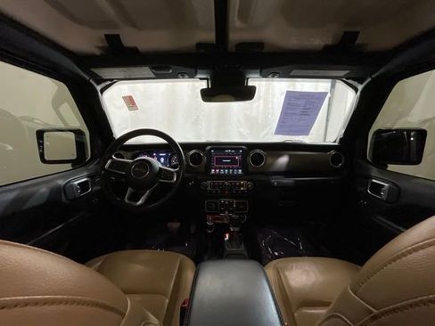 Used 2019 Jeep Wrangler Unlimited Rubicon w/ Dual Top Group AWD/4WD image 15