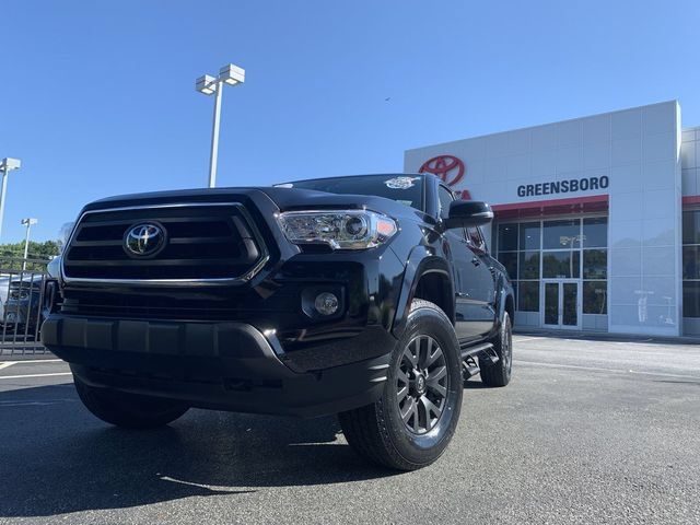 Used 2023 Toyota Tacoma SR5 w/ Technology Package AWD/4WD image 1