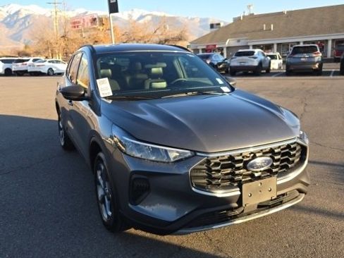 Used 2025 Ford Escape ST-Line image 1