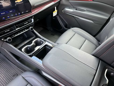 New 2026 Chevrolet Traverse Z71 w/ Enhanced Driving Package AWD/4WD image 22