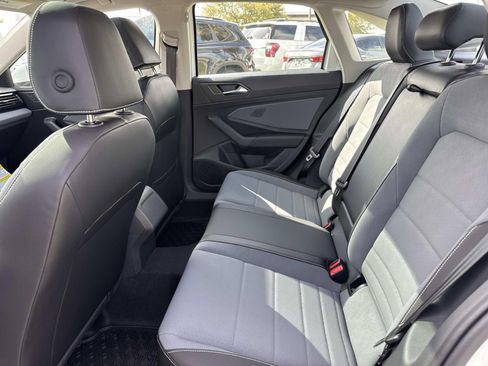 New 2026 Volkswagen Jetta SE FWD image 7