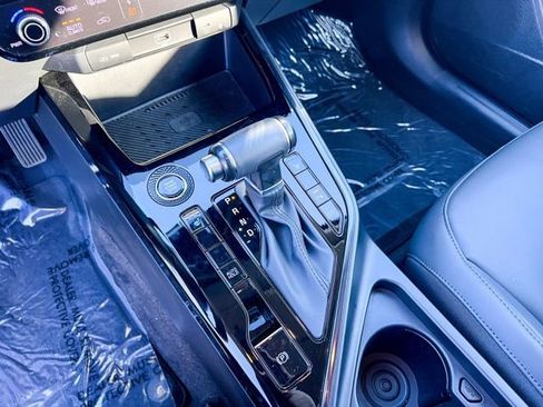 Certified 2024 Kia Niro EX image 19