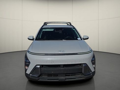 Used 2025 Hyundai Kona SEL FWD image 2