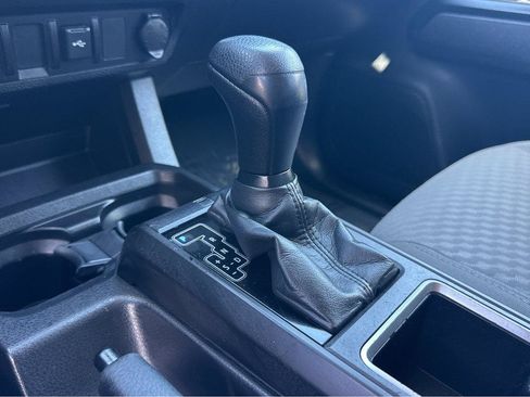 Used 2022 Toyota Tacoma SR RWD image 27