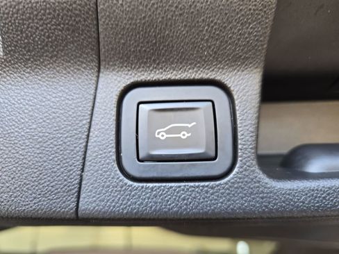 Used 2018 GMC Acadia SLT w/ LPO, Cargo Package AWD/4WD image 15