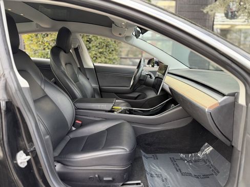 Used 2018 Tesla Model 3 image 33