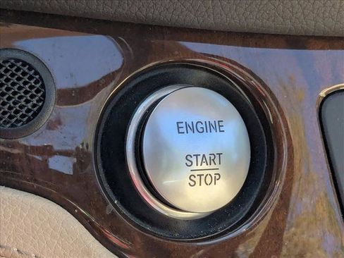 Used 2013 Mercedes-Benz SL 550 image 14