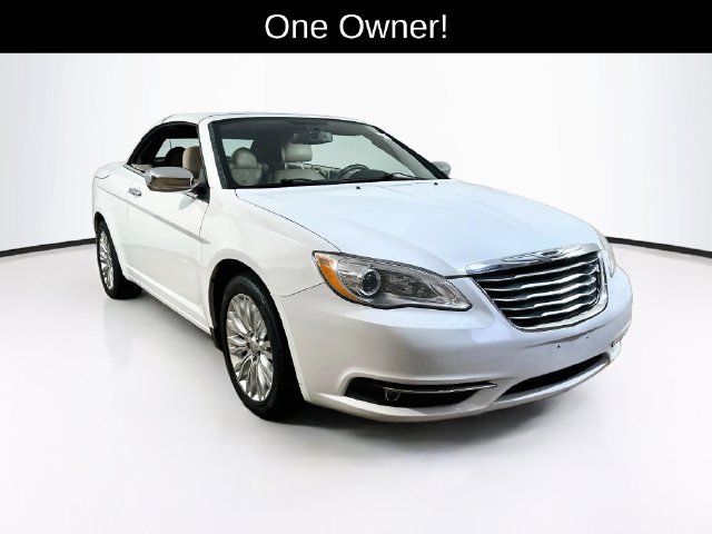 Used 2014 Chrysler 200 Limited FWD image 1