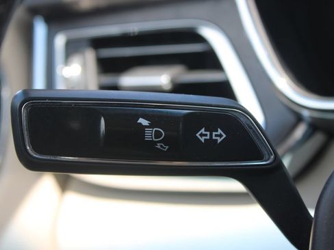 Used 2017 Lincoln Continental Reserve w/ Climate Package FWD image 23