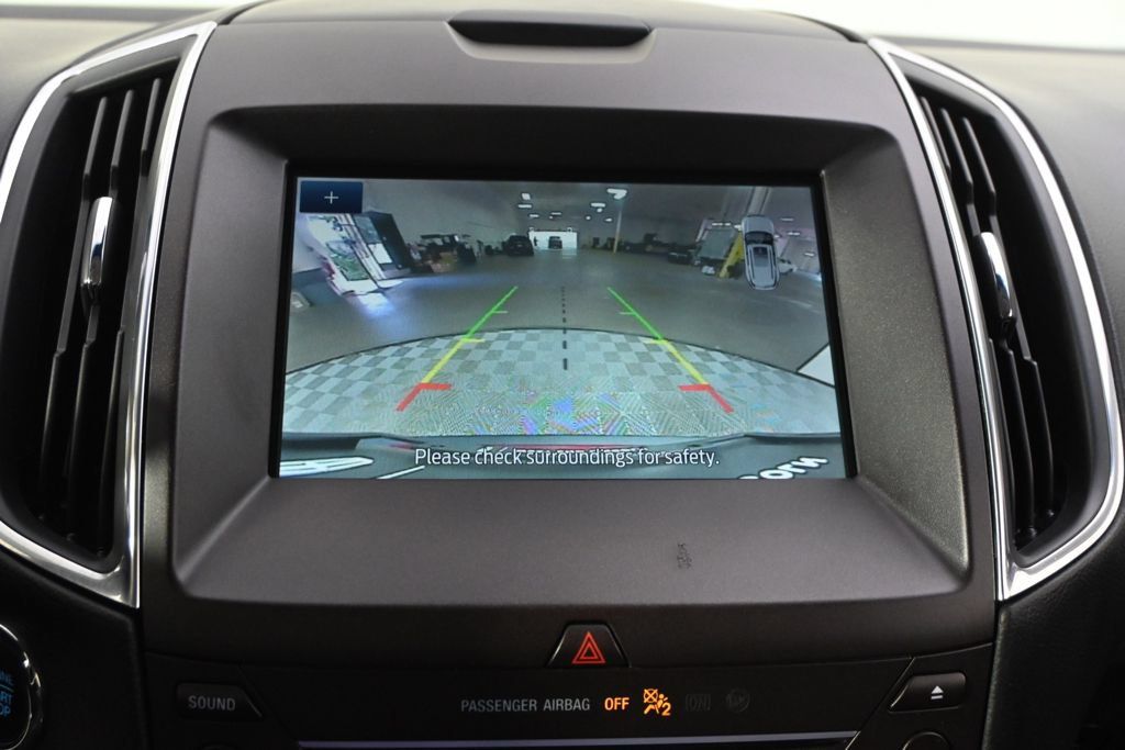 Used 2019 Ford Edge Titanium FWD image 29