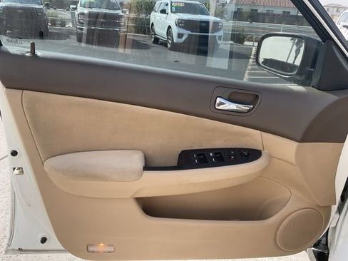 Used 2004 Honda Accord LX image 13
