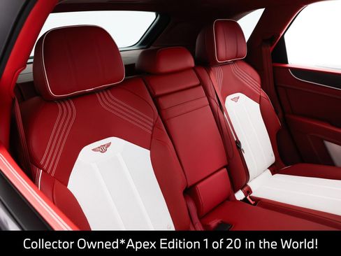 Used 2025 Bentley Bentayga AWD/4WD image 19