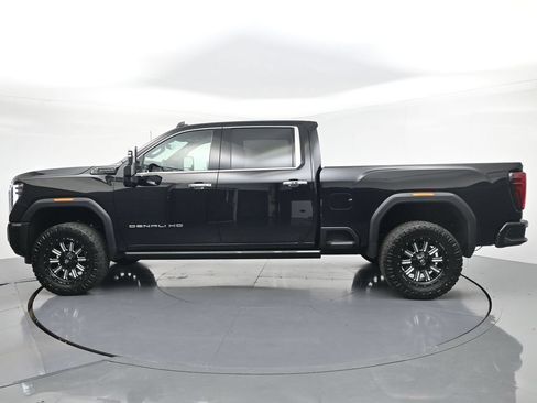 Used 2024 GMC Sierra 3500 Denali Ultimate AWD/4WD image 3