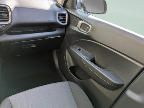 New 2026 Hyundai Venue SE FWD image 17