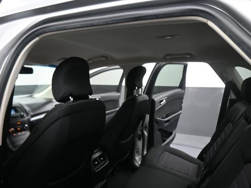 Used 2019 Ford Edge SE AWD/4WD image 40