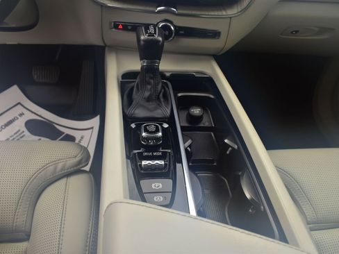 Used 2020 Volvo XC60 T6 Inscription w/ Protection Package Premier image 15