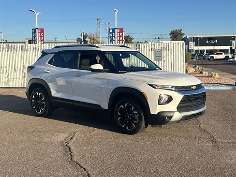 Used 2023 Chevrolet TrailBlazer LT w/ Convenience Package image 2