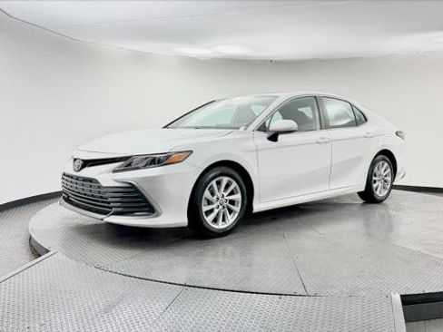Used 2023 Toyota Camry LE FWD image 13