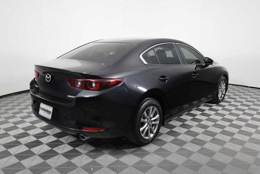 Used 2022 MAZDA MAZDA3 s FWD image 2