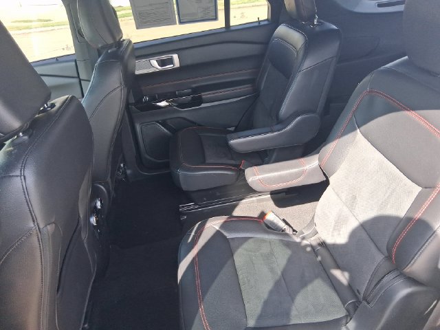 Used 2024 Ford Explorer ST-Line w/ Class IV Trailer Tow Package AWD/4WD image 19