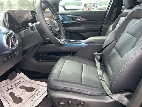 New 2026 Chevrolet Equinox EV LT image 15