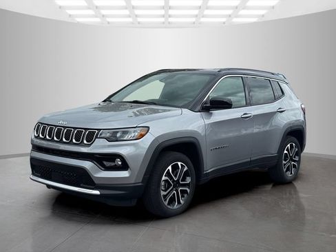 Certified 2023 Jeep Compass Limited AWD/4WD image 3