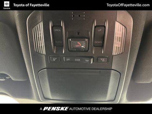 Used 2021 Toyota Highlander XSE FWD image 14