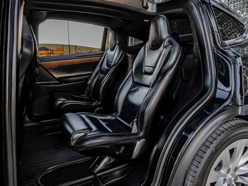 Used 2017 Tesla Model X 75D image 43