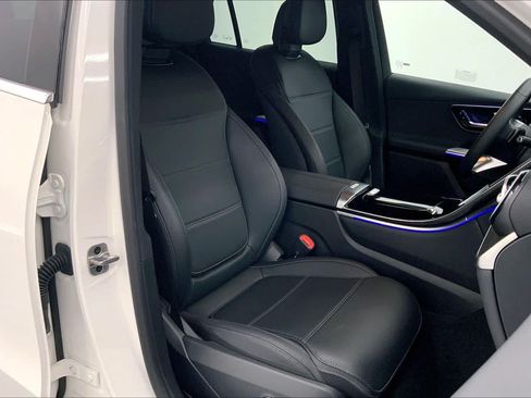 Used 2026 Mercedes-Benz GLC 300 image 11