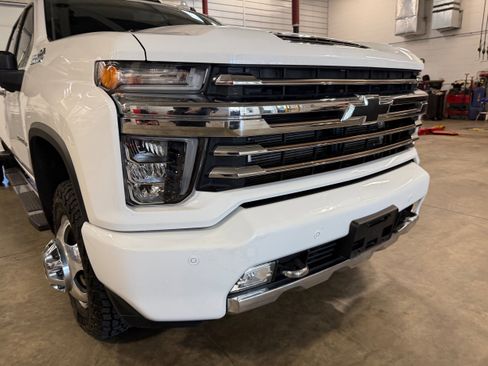 Used 2020 Chevrolet Silverado 3500 High Country w/ Gooseneck/5TH Wheel Package AWD/4WD image 2